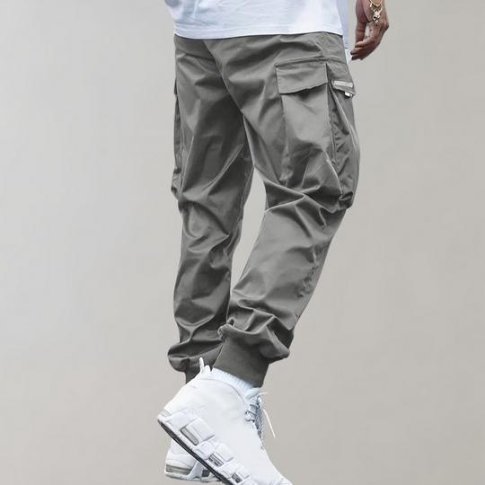 Winterfeld™ | Herren Cargo Jogginghose – Lila Streetwear-Hose mit Reißverschlusstaschen & Bündchen