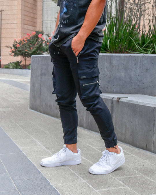 Winterfeld | Schwarze Cargo-Hose (1 kaufen, 1 GRATIS dazu)